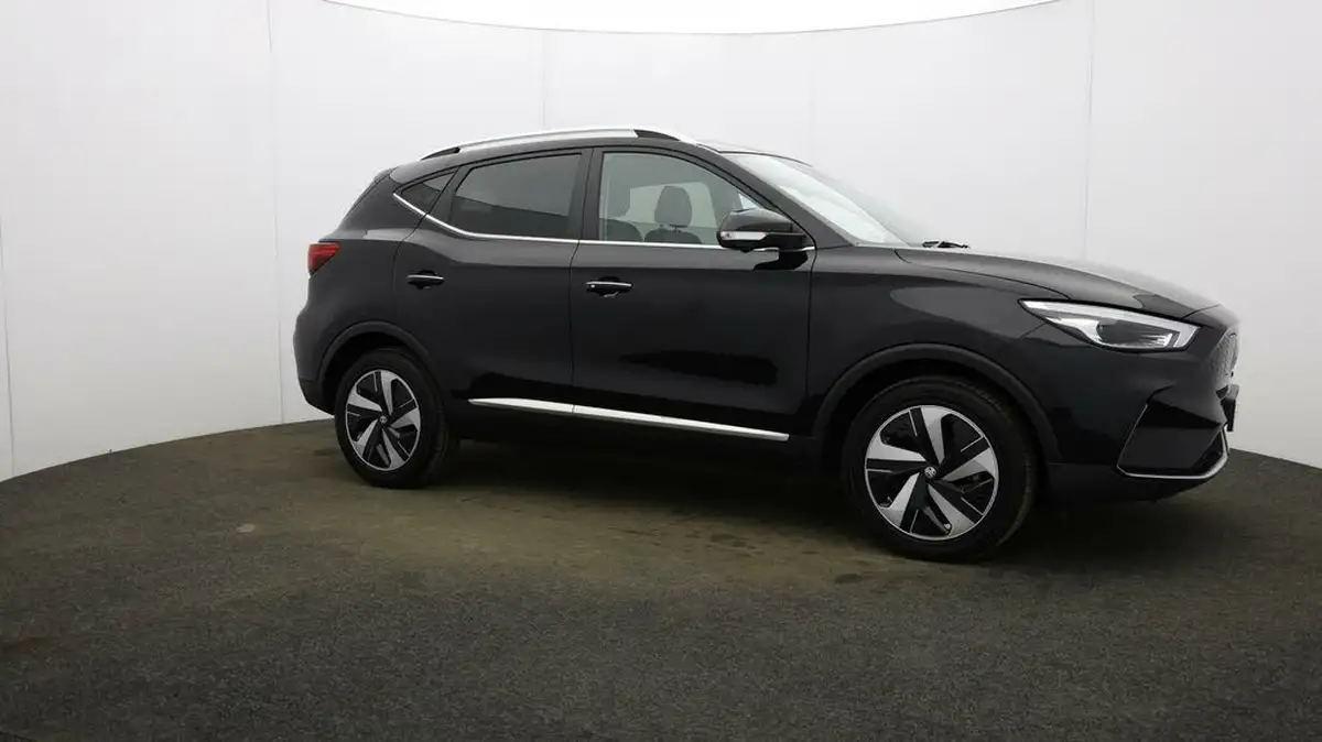 2023-mg-zs-suv-e-trophy-ev-156ps-long-range-big-38