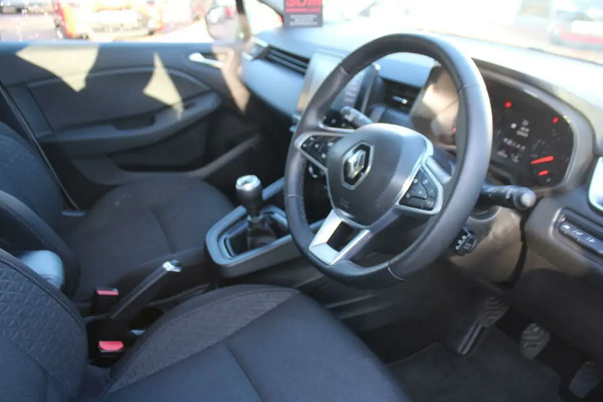 2021-renault-clio-10-tce-iconic-edition-big-10
