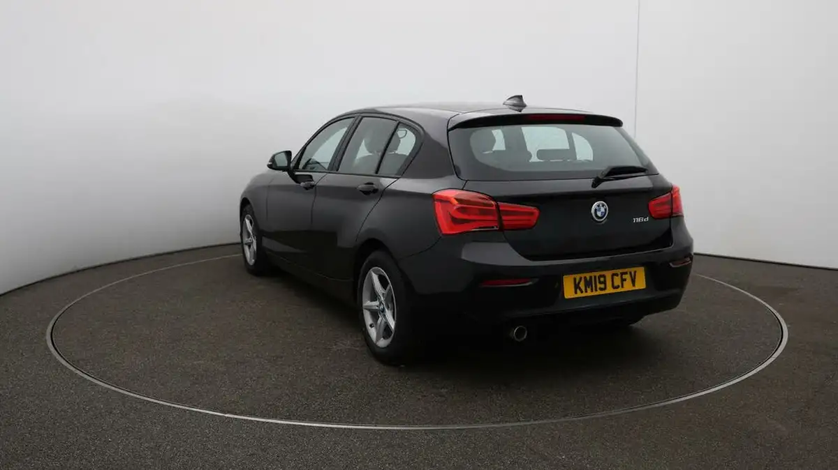 2019-bmw-1-series-15td-116d-se-business-ss-5d-big-52