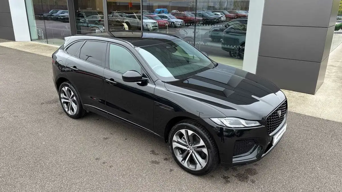 2024-jaguar-f-pace-20-d200-r-dynamic-hse-black-big-39