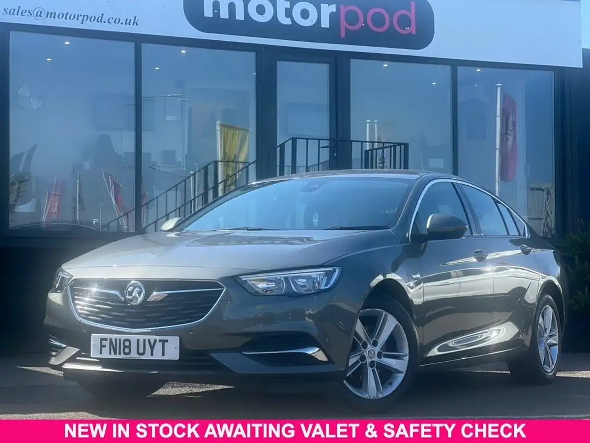 2018-vauxhall-insignia-grand-sport-16td-tech-line-nav-109ps-ecotec-big-0