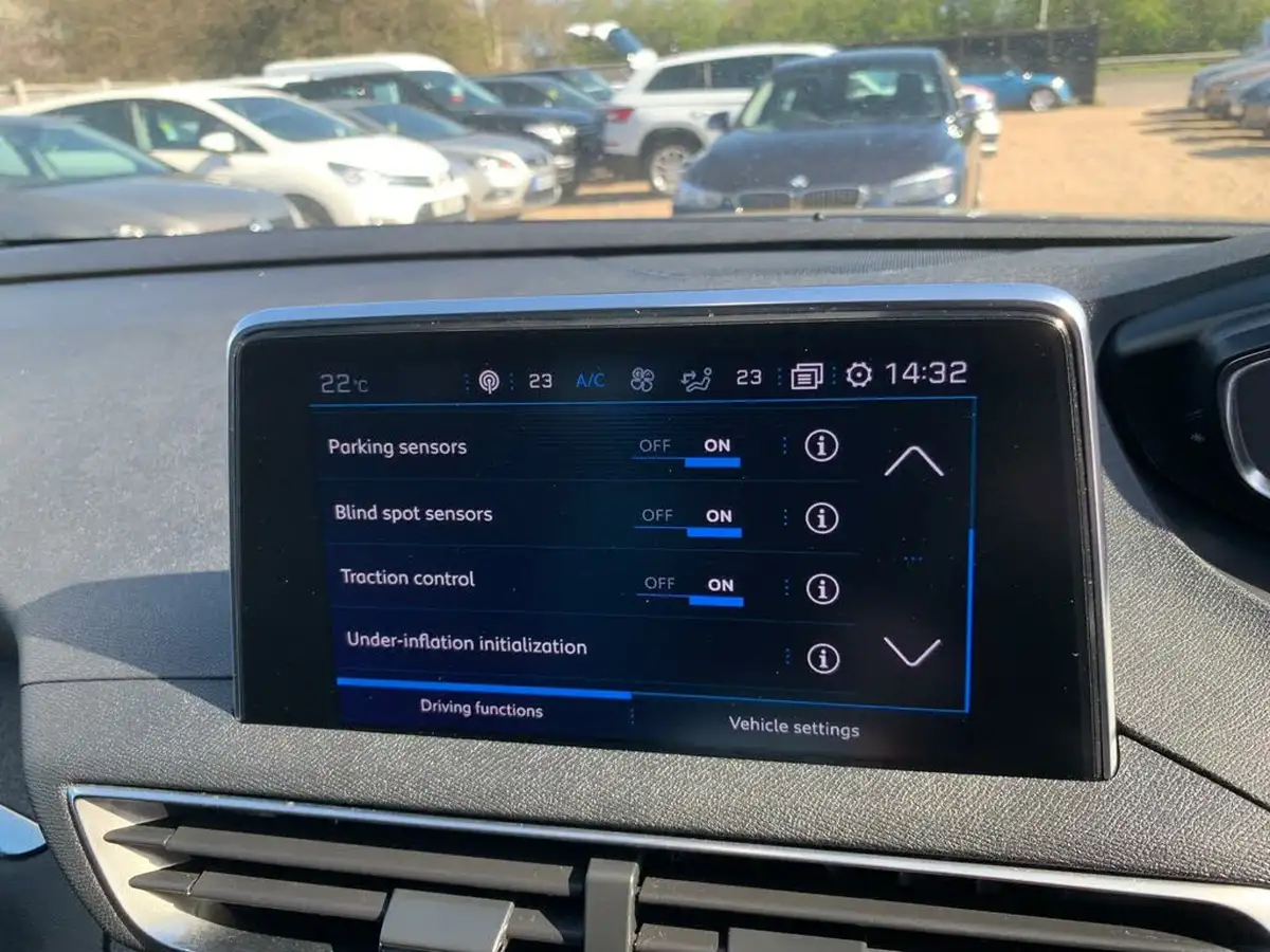 2020-peugeot-5008-suv-15-bluehdi-allure-big-18