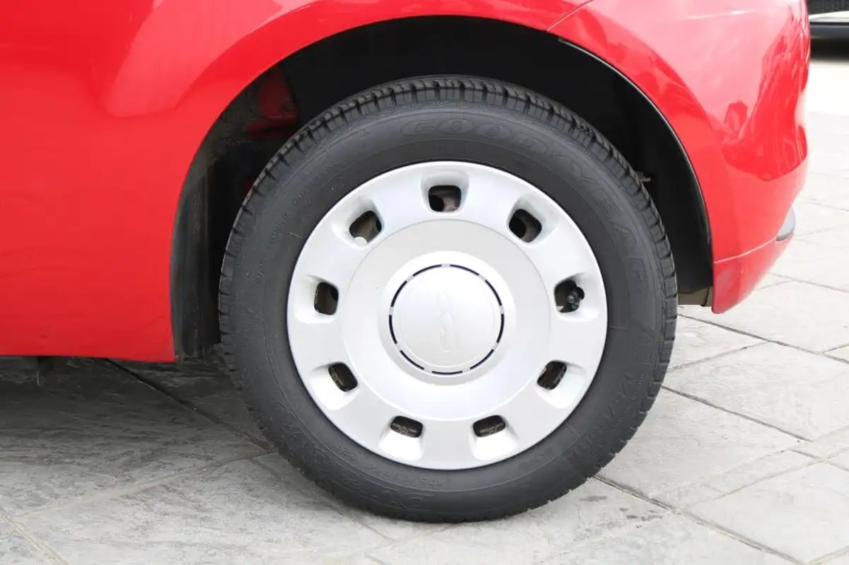 2017-fiat-500-12-pop-big-5
