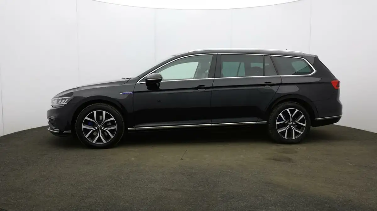2021-volkswagen-passat-14-tsi-gte-estate-5d-big-61