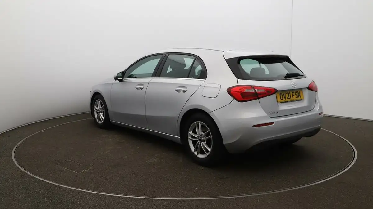 2021-mercedes-benz-a-class-13-a180-se-big-52