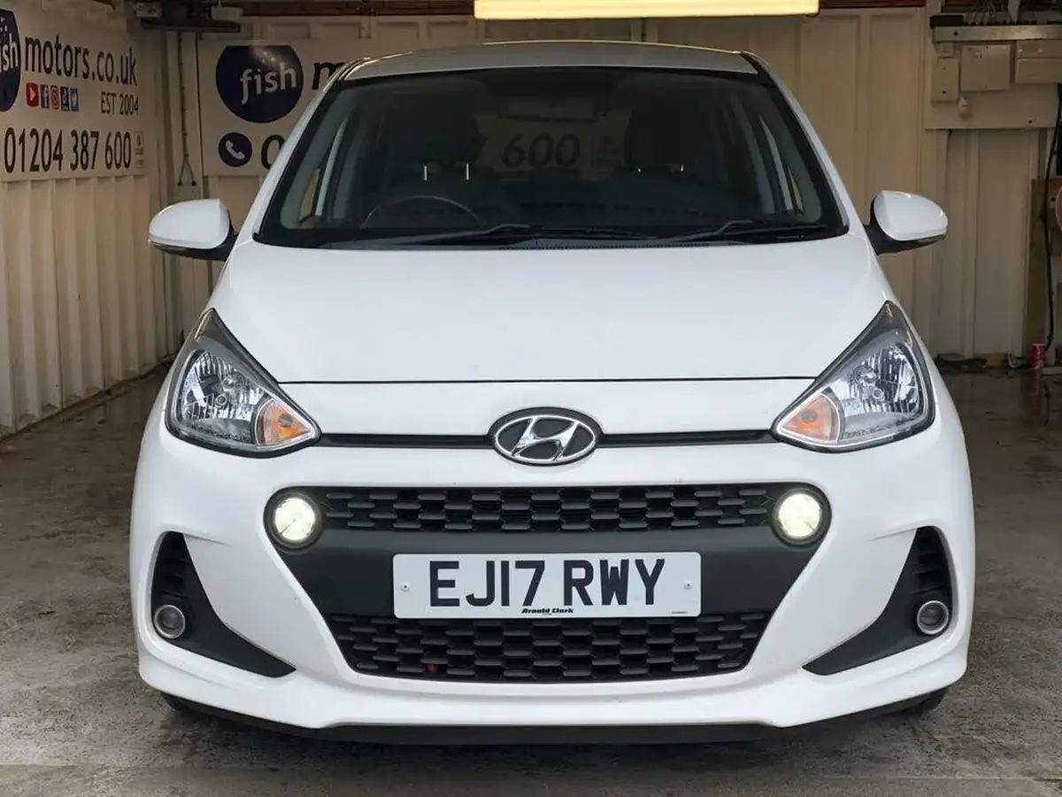 2017-hyundai-i10-10-premium-big-4