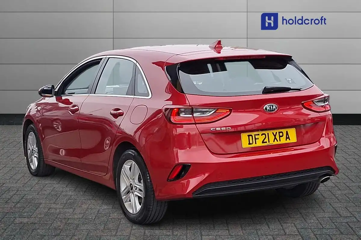2021-kia-ceed-10-t-gdi-2-nav-hatchback-big-1