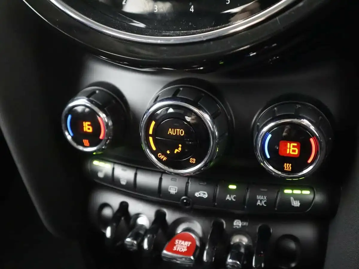 2021-mini-cooper-15-cooper-classic-hatchback-3d-big-18