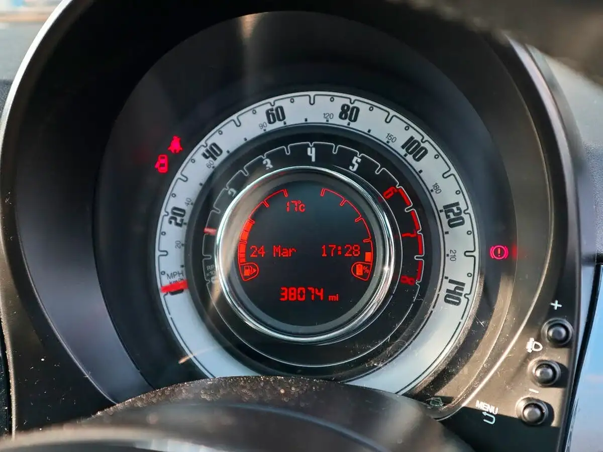 2020-fiat-500-10-lounge-big-6