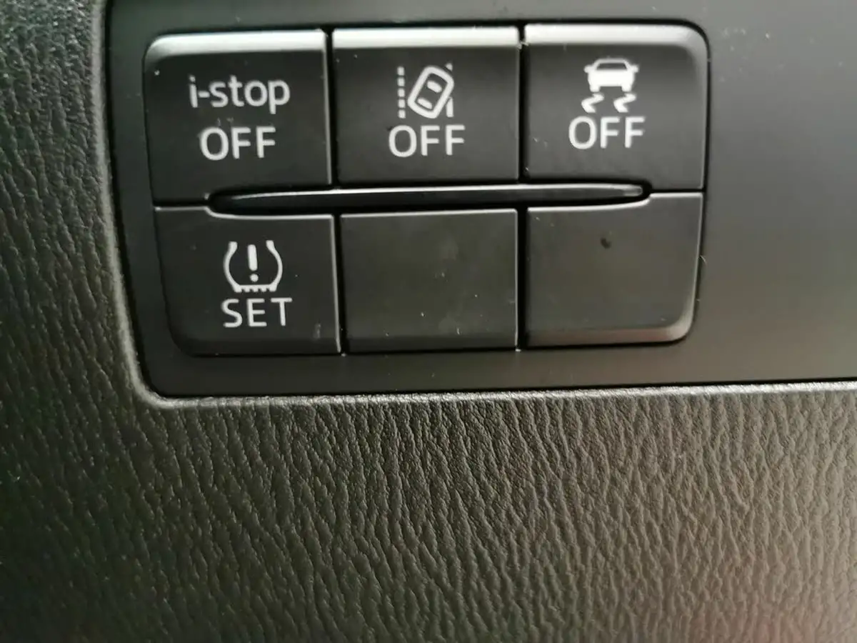 2021-mazda-mazda2-15-skyactiv-g-sport-nav-big-23