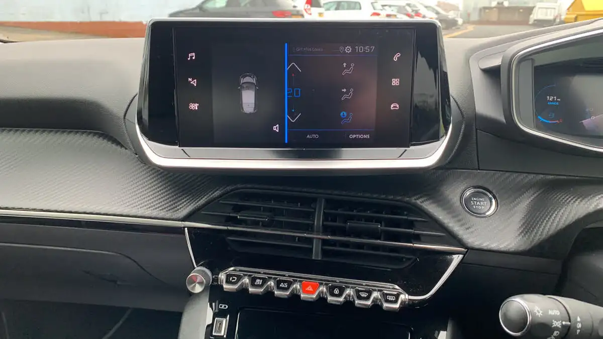 2020-peugeot-208-12-puretech-allure-100bhp-big-9
