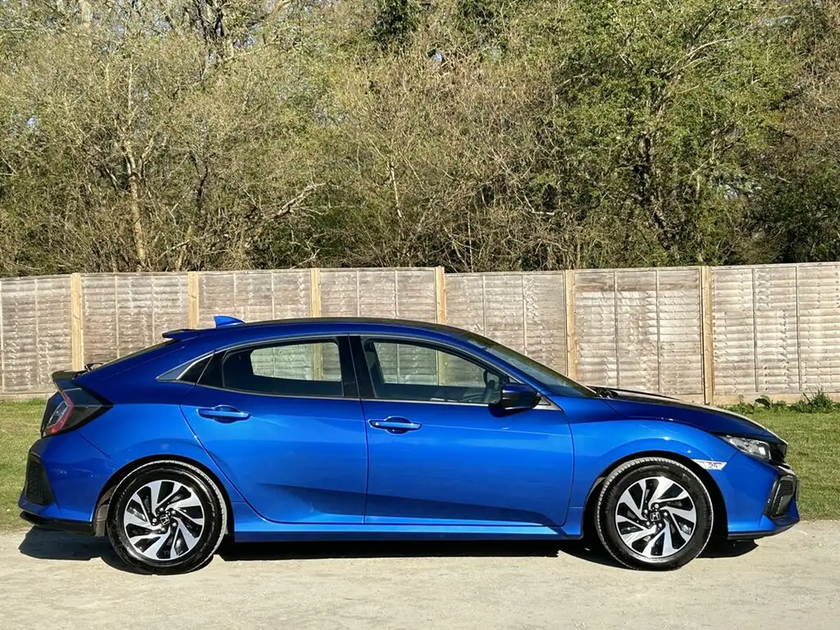 2019-honda-civic-16-i-dtec-se-hatchback-5d-big-4