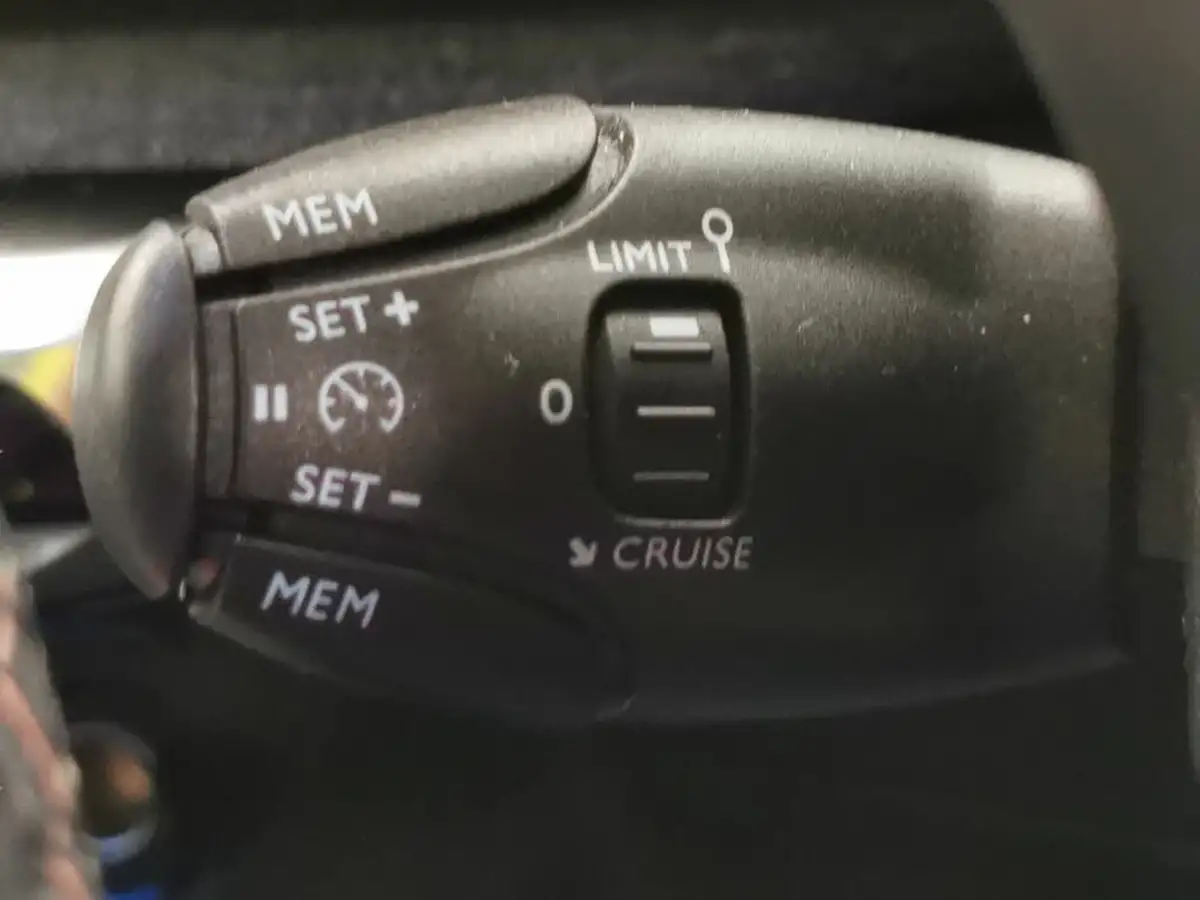 2019-peugeot-3008-suv-12-puretech-gt-line-big-15