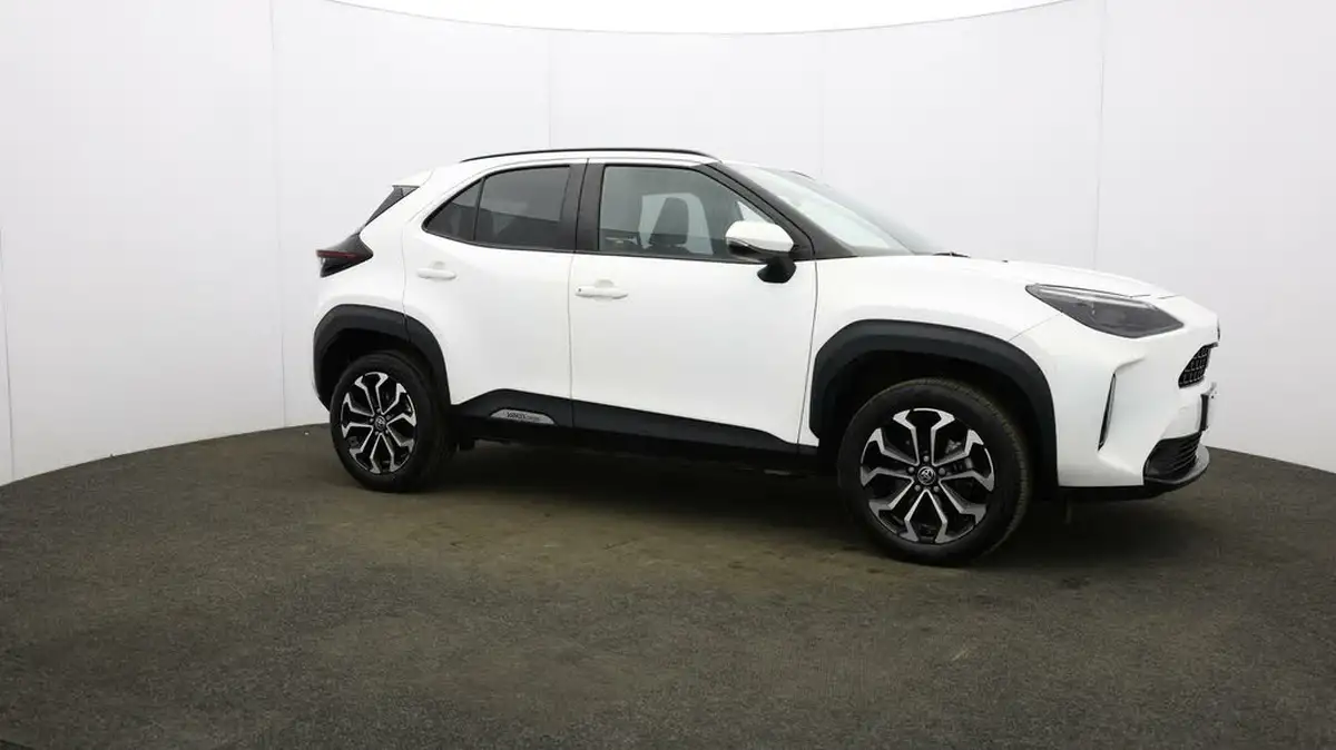 2022-toyota-yaris-cross-15-vvt-i-design-big-40