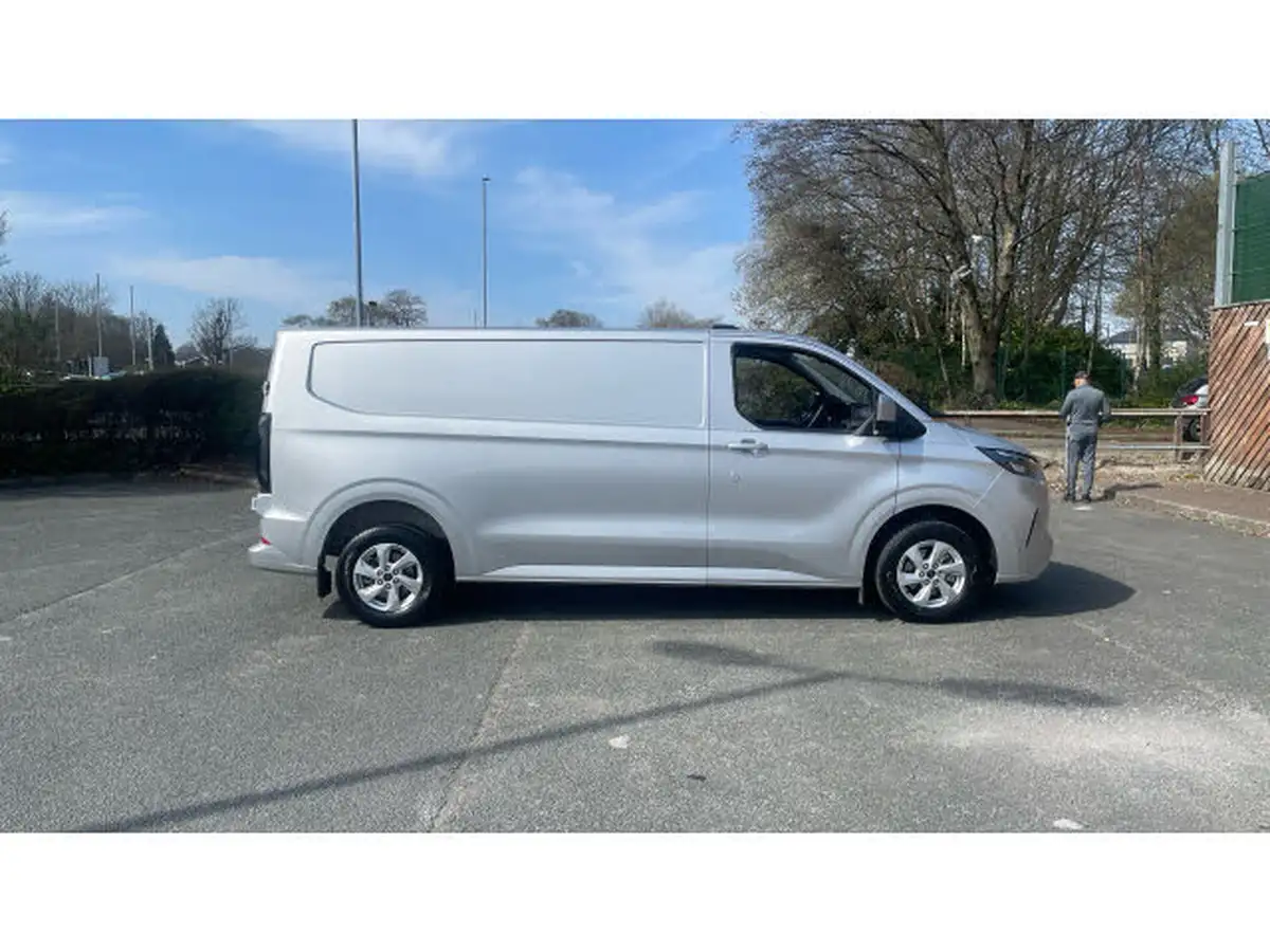 2023-ford-transit-custom-20tdci-300-l2h1-limited-136pseu6e-panel-van-1996cc-auto-big-17