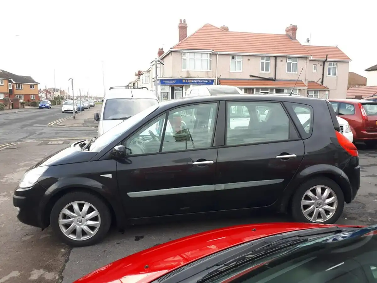 2007-renault-scenic-15td-dynamique-106bhp-big-8