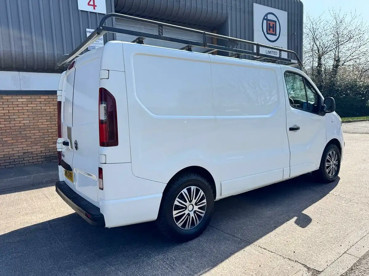 2015-vauxhall-vivaro-16cdti-2700-l1h1-90ps-panel-big-6