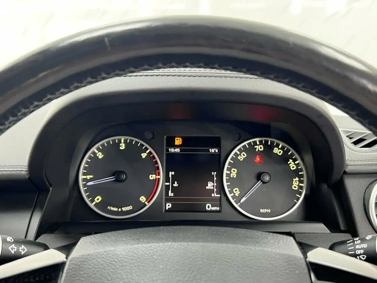 2016-land-rover-discovery-4-30-sd-v6-landmark-big-21