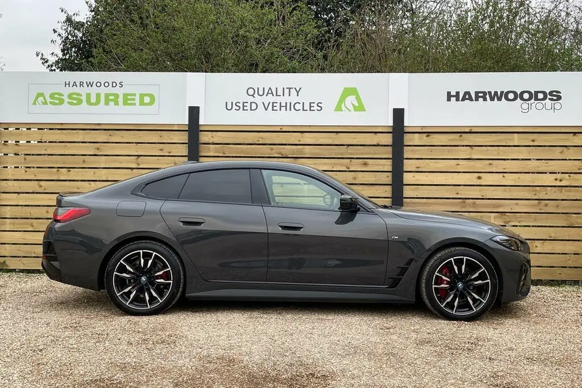 2022-bmw-i4-e-m50-big-1