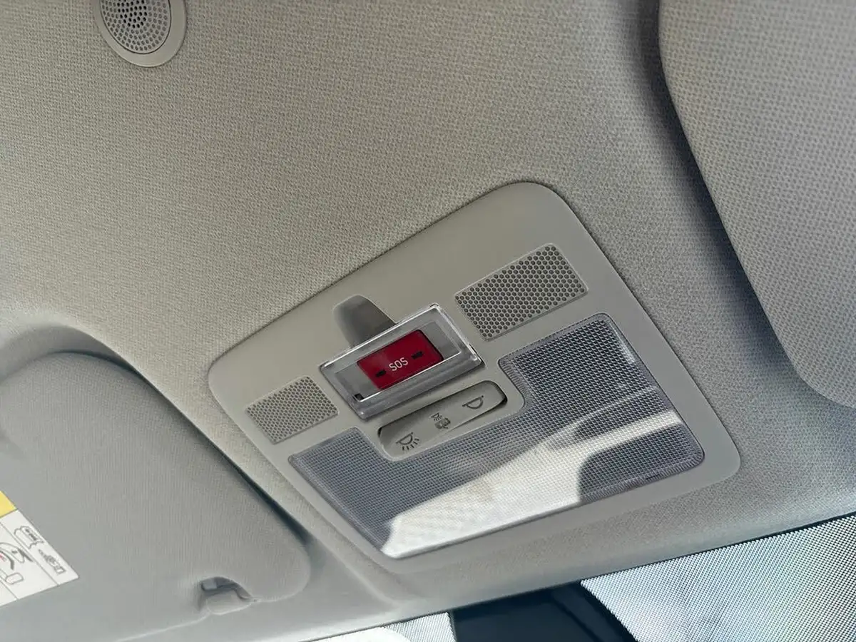 2022-hyundai-i10-12-premium-auto-big-38