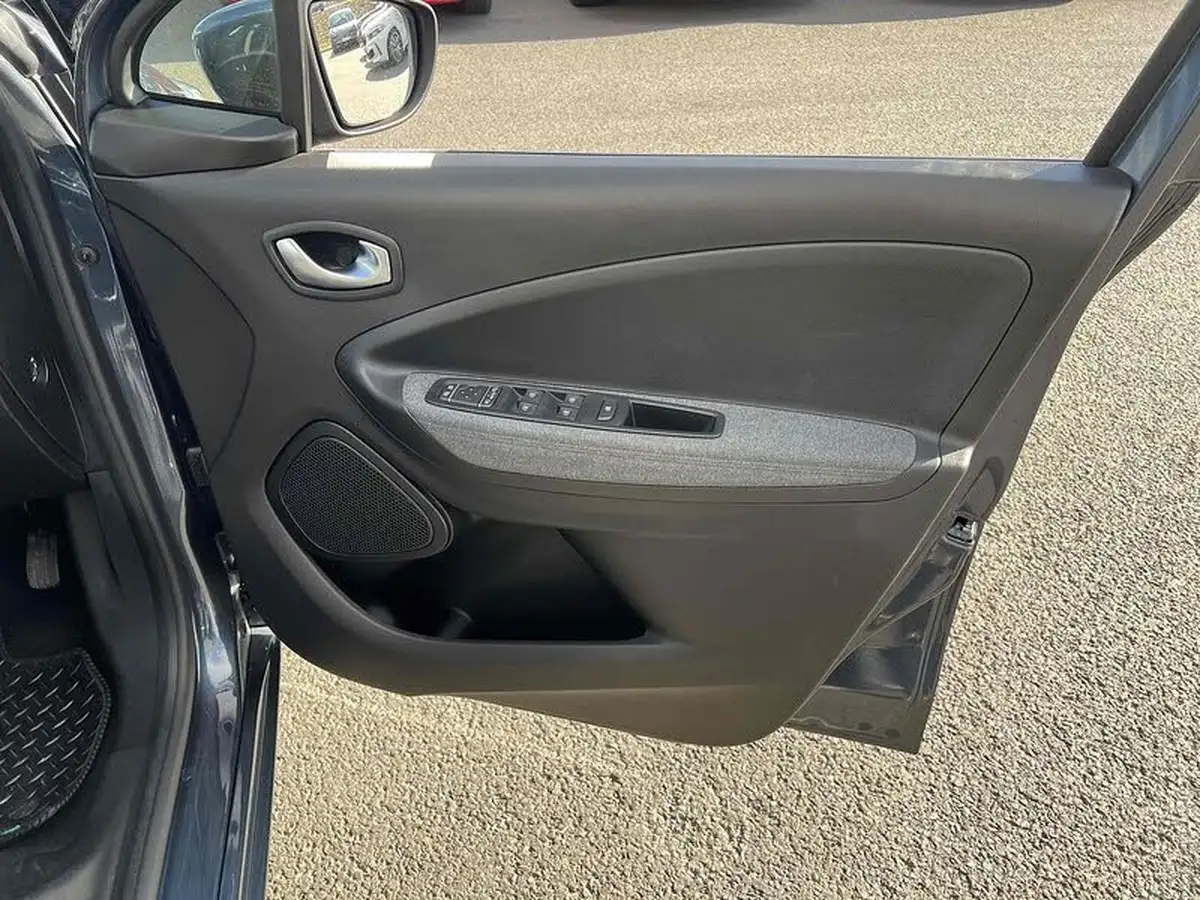 2022-renault-zoe-e-gt-line-big-16