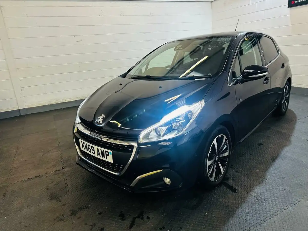 2019-peugeot-208-12-puretech-tech-edition-82bhp-big-14