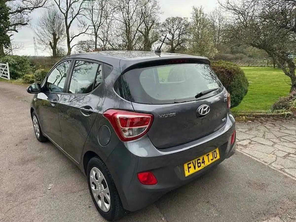 2015-hyundai-i10-12-se-auto-big-8