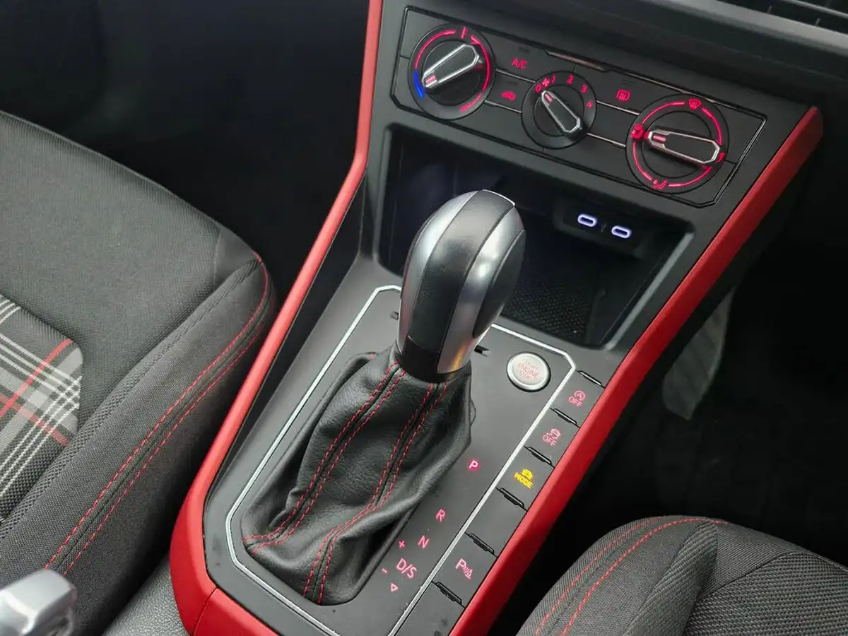 2021-volkswagen-polo-20-tsi-gti-207ps-big-21