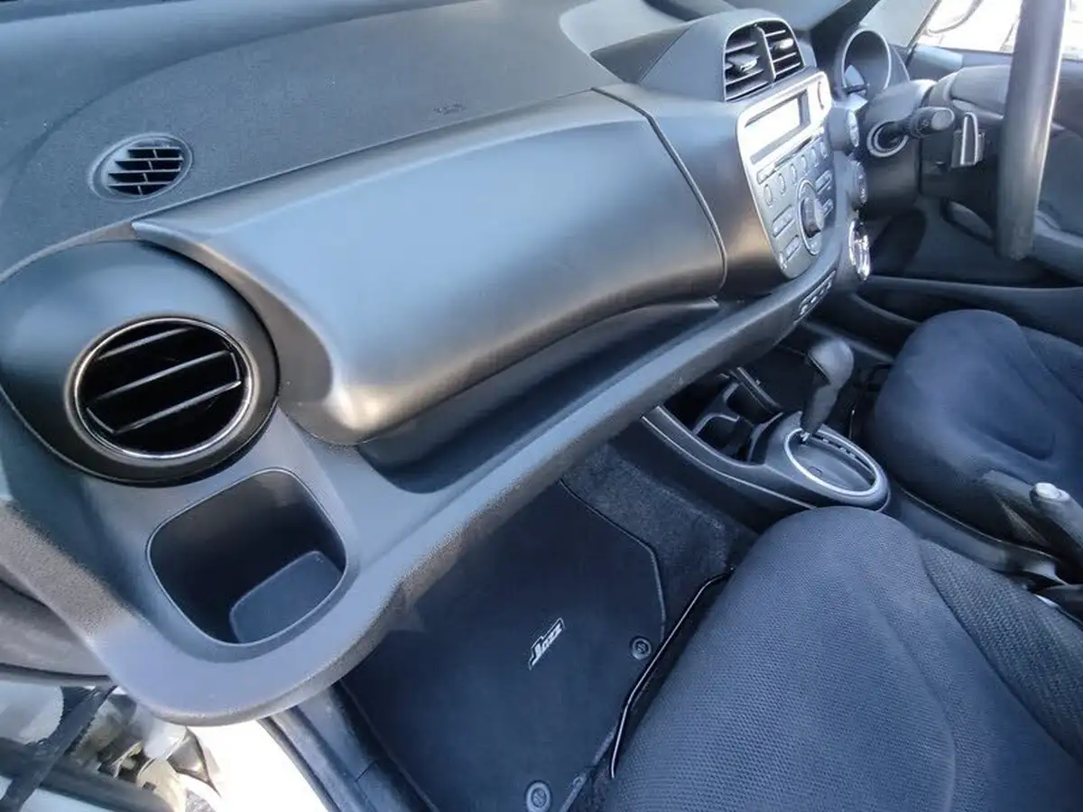 2012-honda-jazz-13-he-big-19