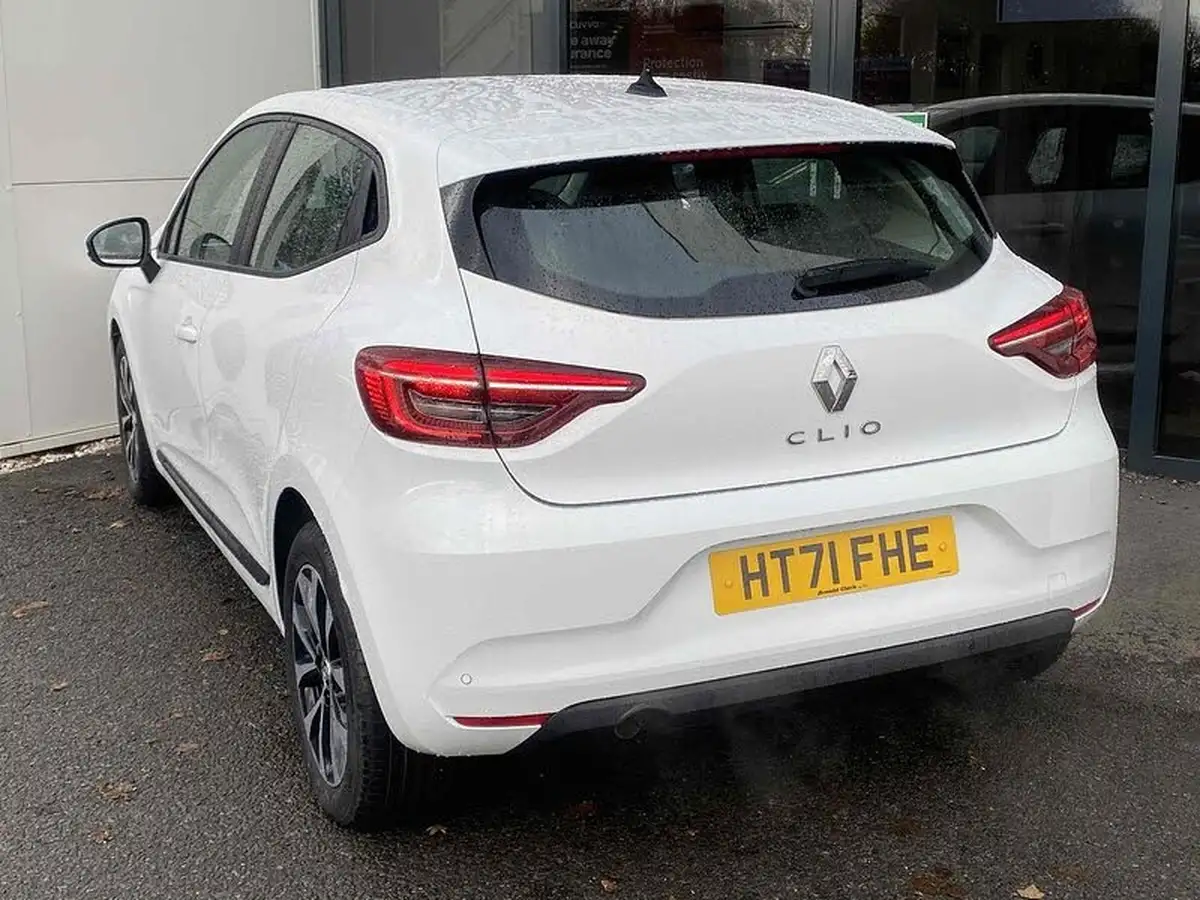 2022-renault-clio-10-tce-iconic-edition-big-4