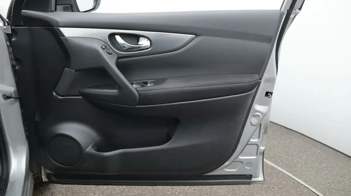 2018-nissan-qashqai-12-dig-t-n-connecta-big-15