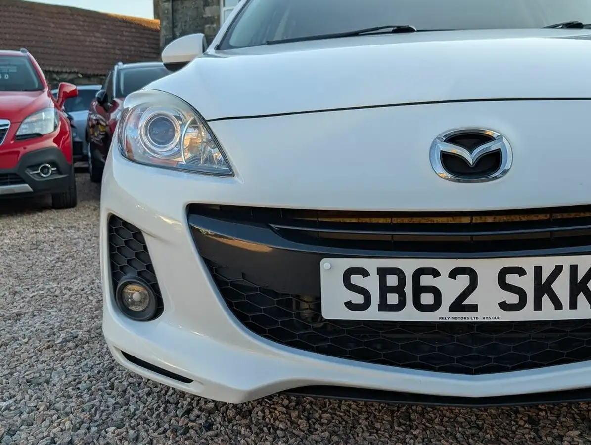 2013-mazda-mazda3-16-venture-edition-big-3