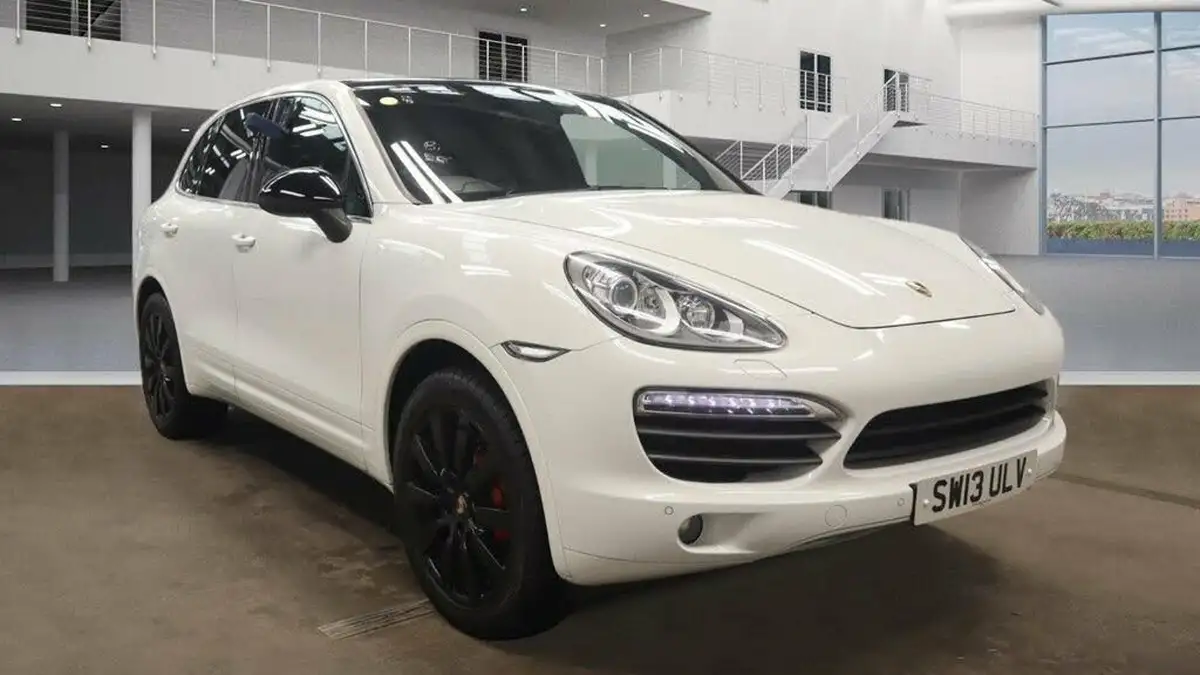 2013-porsche-cayenne-big-1