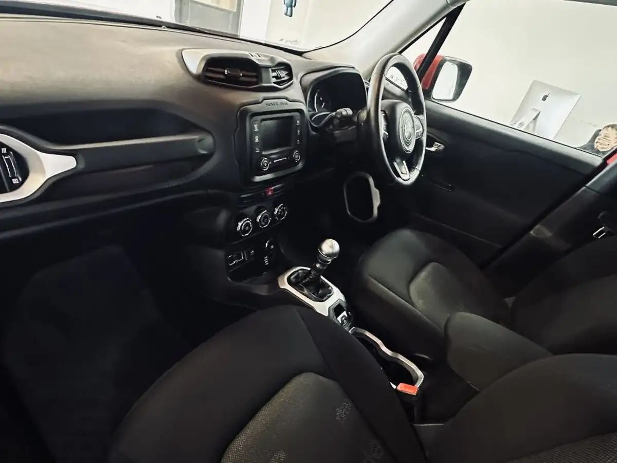 2015-jeep-renegade-20multijet-ii-longitude-big-8