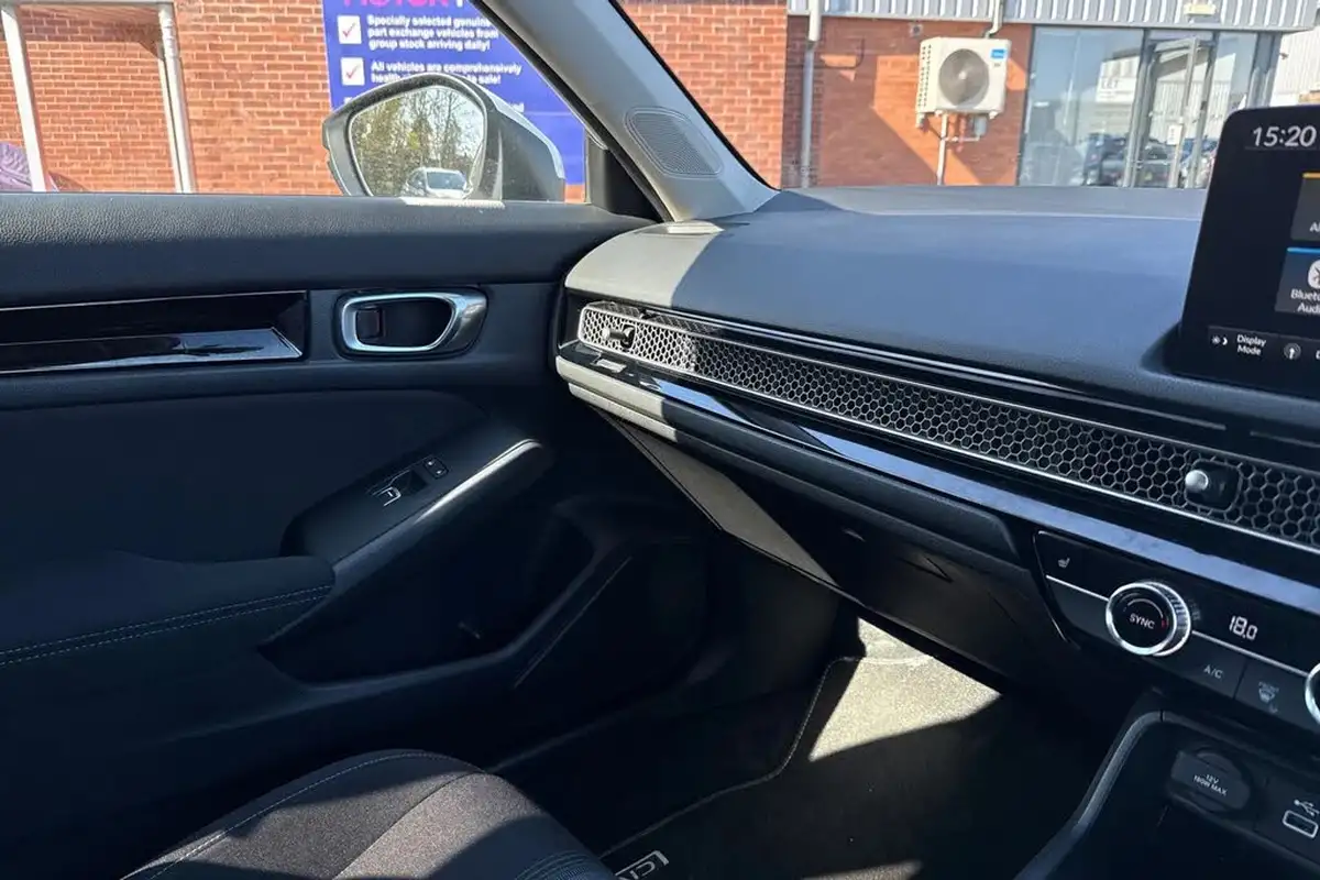 2022-honda-civic-20-i-mmd-elegance-big-36