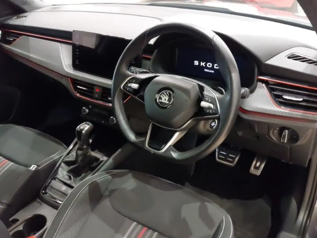 2024-skoda-kamiq-10-tsi-monte-carlo-116ps-dsg-big-11