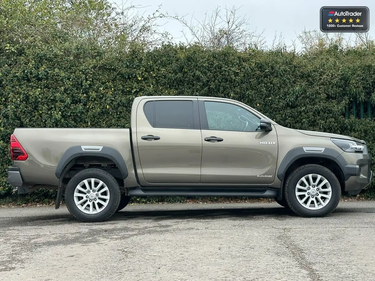2022-toyota-hi-lux-28d-4d-invincible-x-204hpeu6d-2755cc-big-9