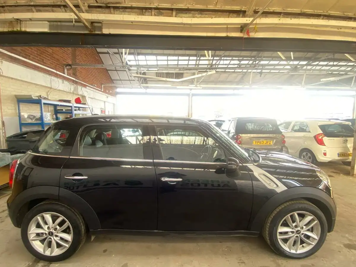 2013-mini-countryman-16-cooper-122bhp-auto-big-8