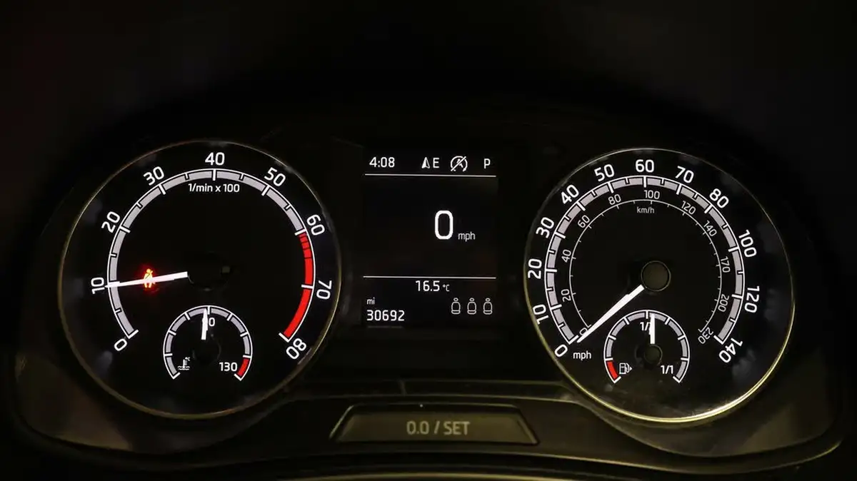 2019-skoda-fabia-10-tsi-se-l-109ps-estate-dsg-big-9