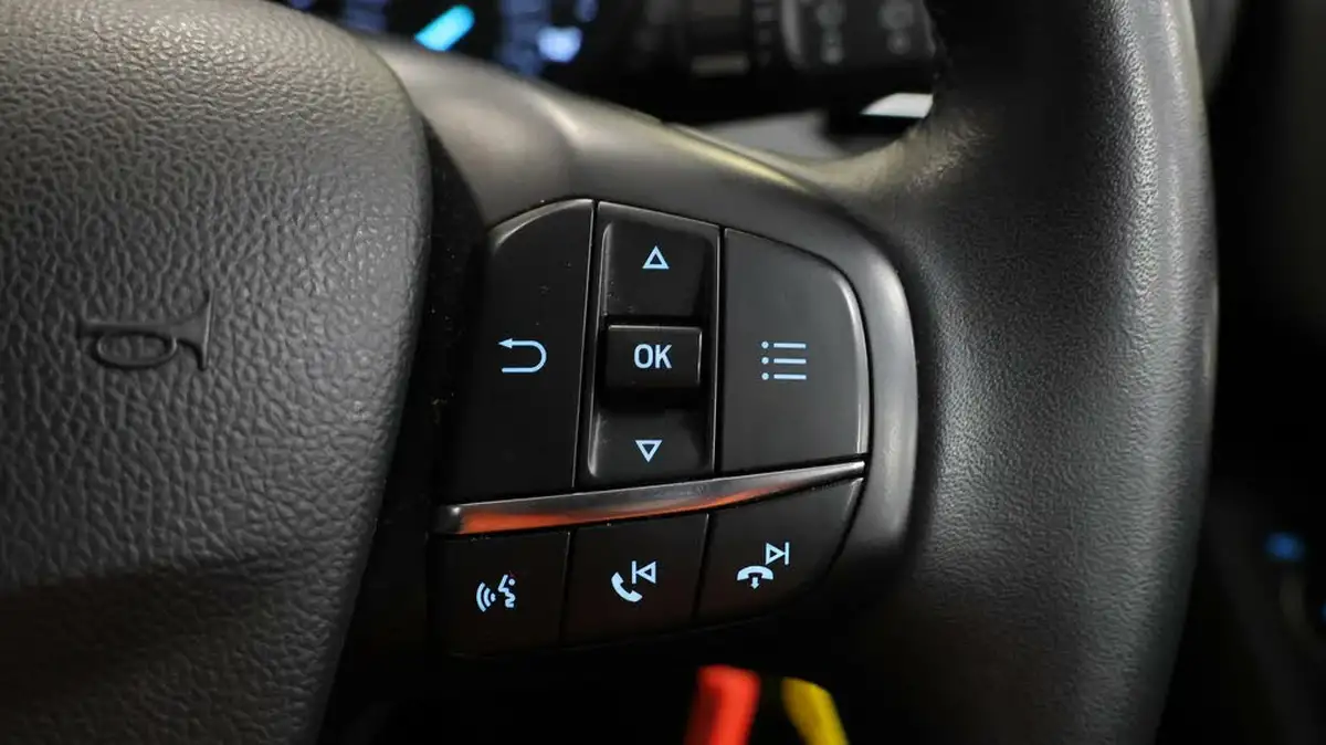 2020-ford-focus-15-zetec-120ps-hatchback-auto-big-21