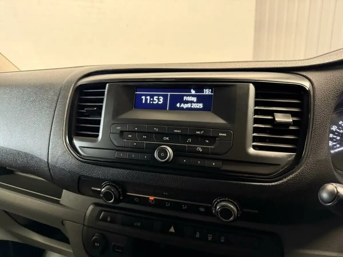 2019-toyota-proace-20d-active-medium-120hpeu6-panel-big-19