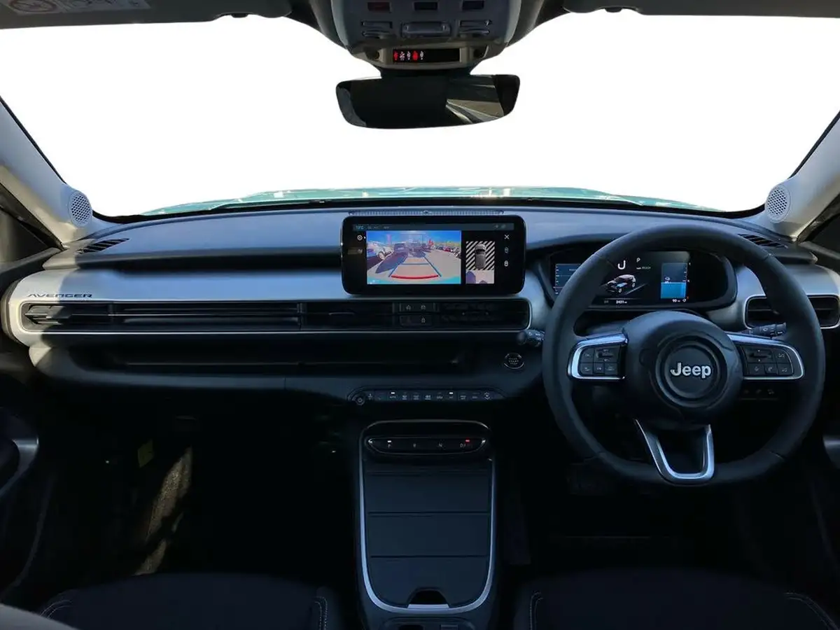 2024-jeep-avenger-e-summit-big-8