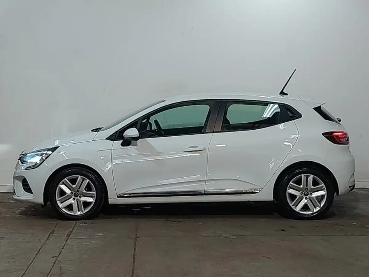 2021-renault-clio-10-sce-play-75bhp-big-3