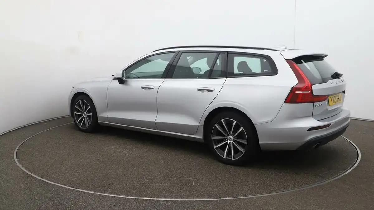 2021-volvo-v60-20td-b4-momentum-big-26