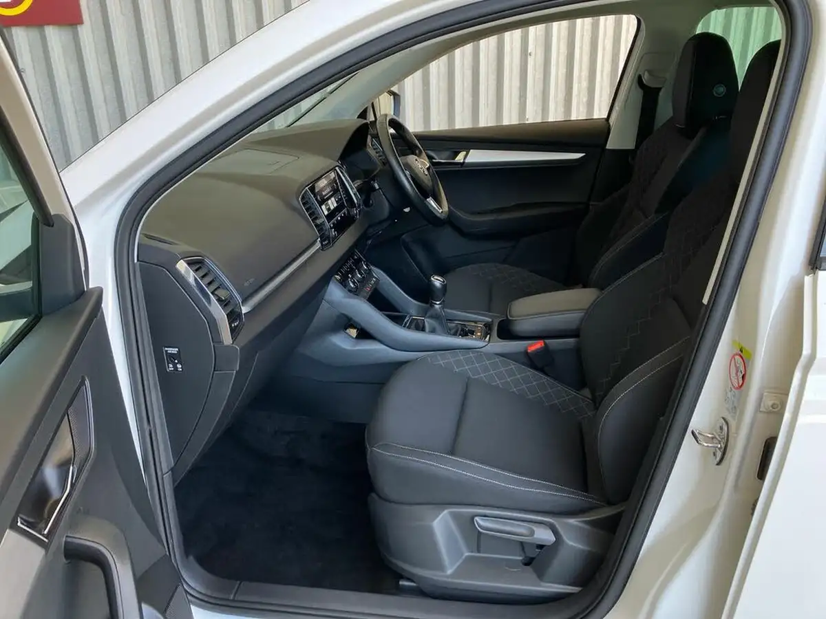2020-skoda-karoq-10-tsi-se-115ps-big-43