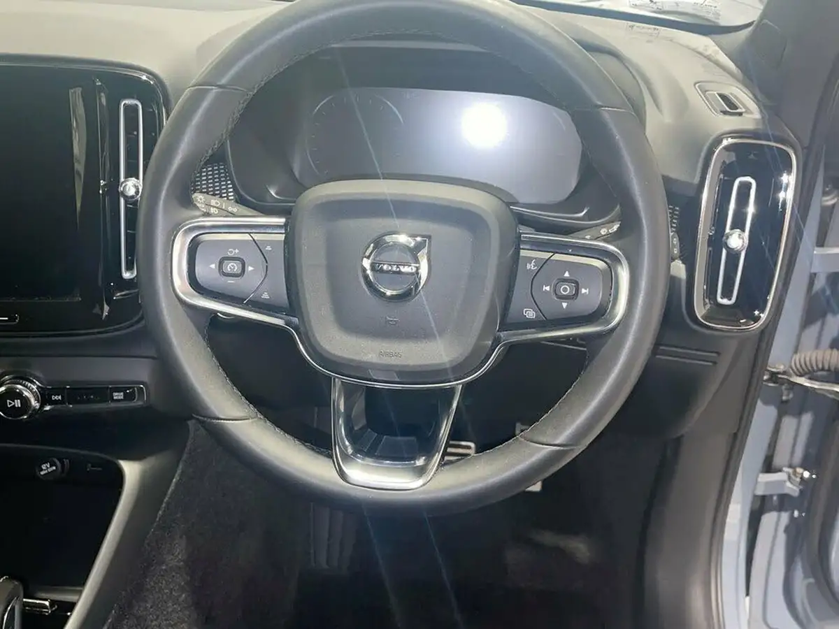 2021-volvo-xc40-15-t5-r-design-pro-258bhp-big-2