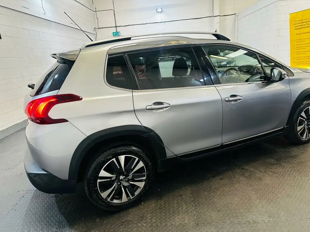 2018-peugeot-2008-suv-12-puretech-allure-82bhp-big-27