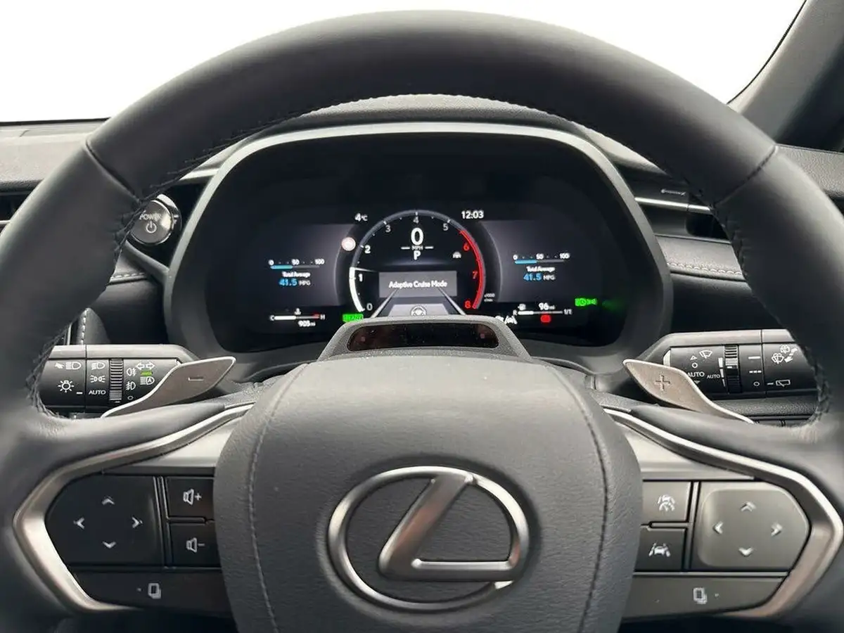 2025-lexus-lbx-15-takumi-big-12