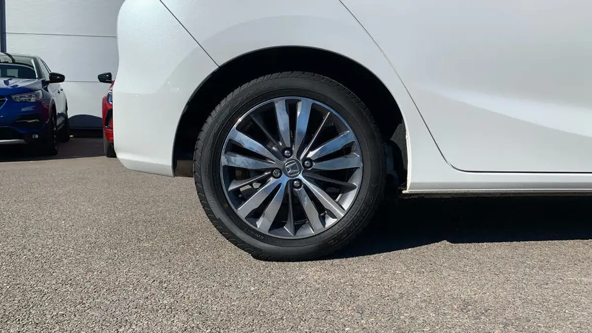 2019-honda-jazz-13-i-vtec-ex-navi-cvt-big-15