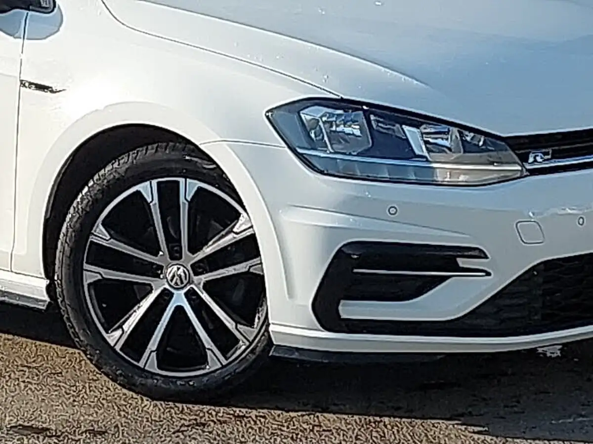 2018-volkswagen-golf-15-tsi-r-line-ss-5d-dsg-big-8
